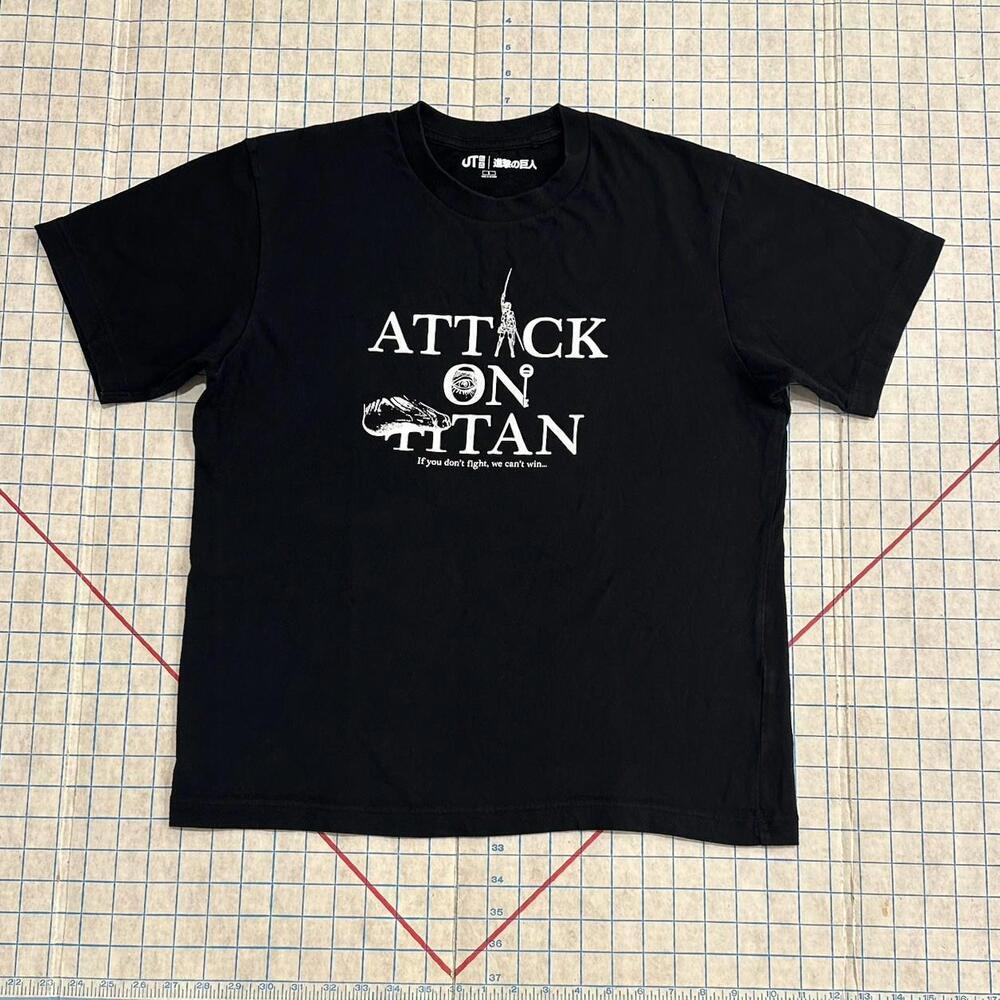 Uniqlo Japan Attack on Titan Shirt Black Small AOT